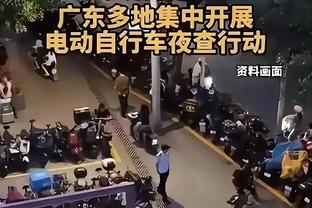 董方卓此前回呛评论：C罗只要没得老年痴呆，就应该还认得我